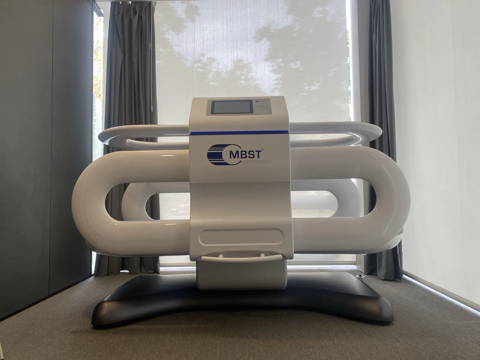 Equipo MBST Osteo-Spin para el tratamiento de la osteoporosis en Élite Fisioterapia Zaragoza