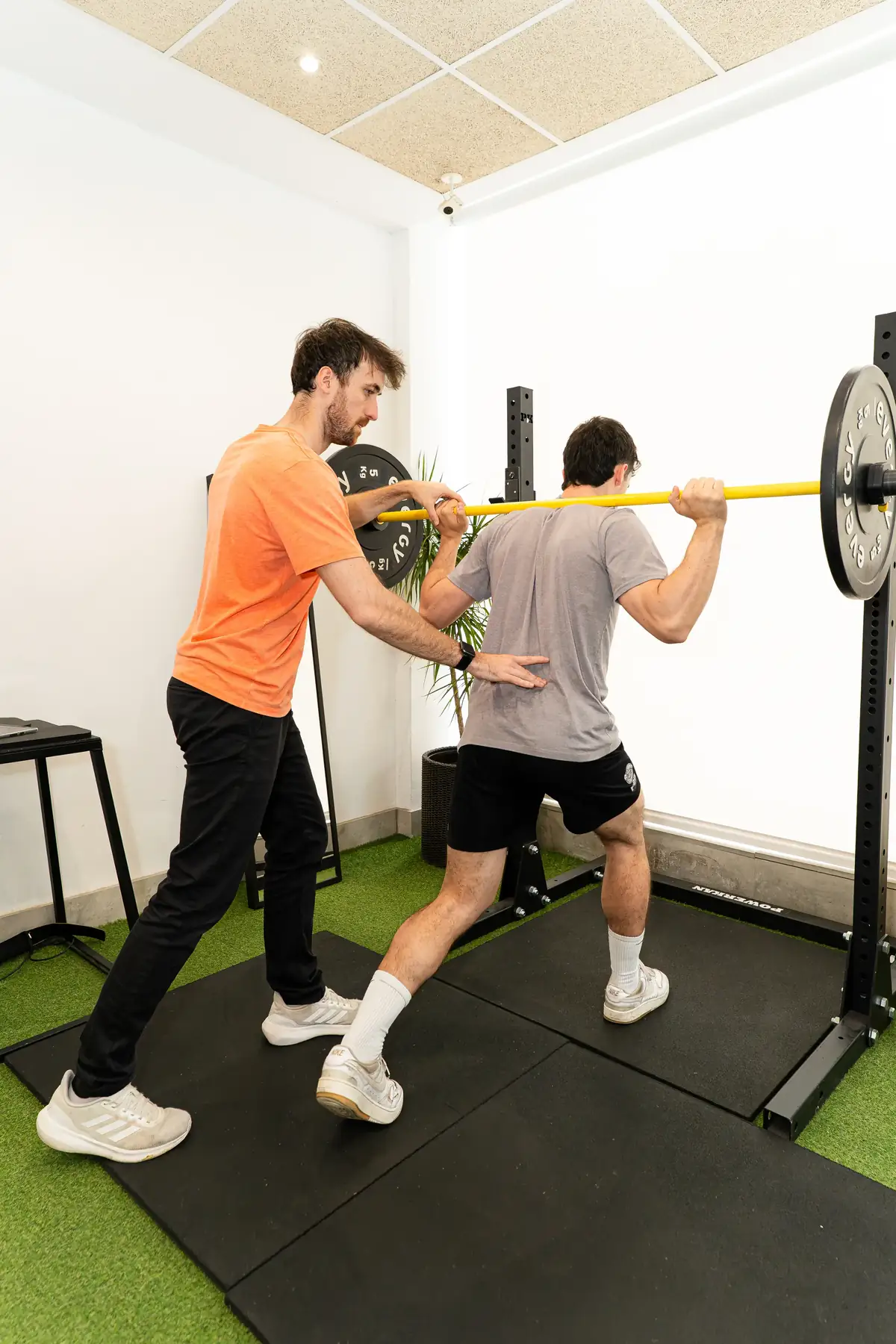 Ejercicio terapéutico guiado para dolor lumbar en Élite Fisioterapia Zaragoza