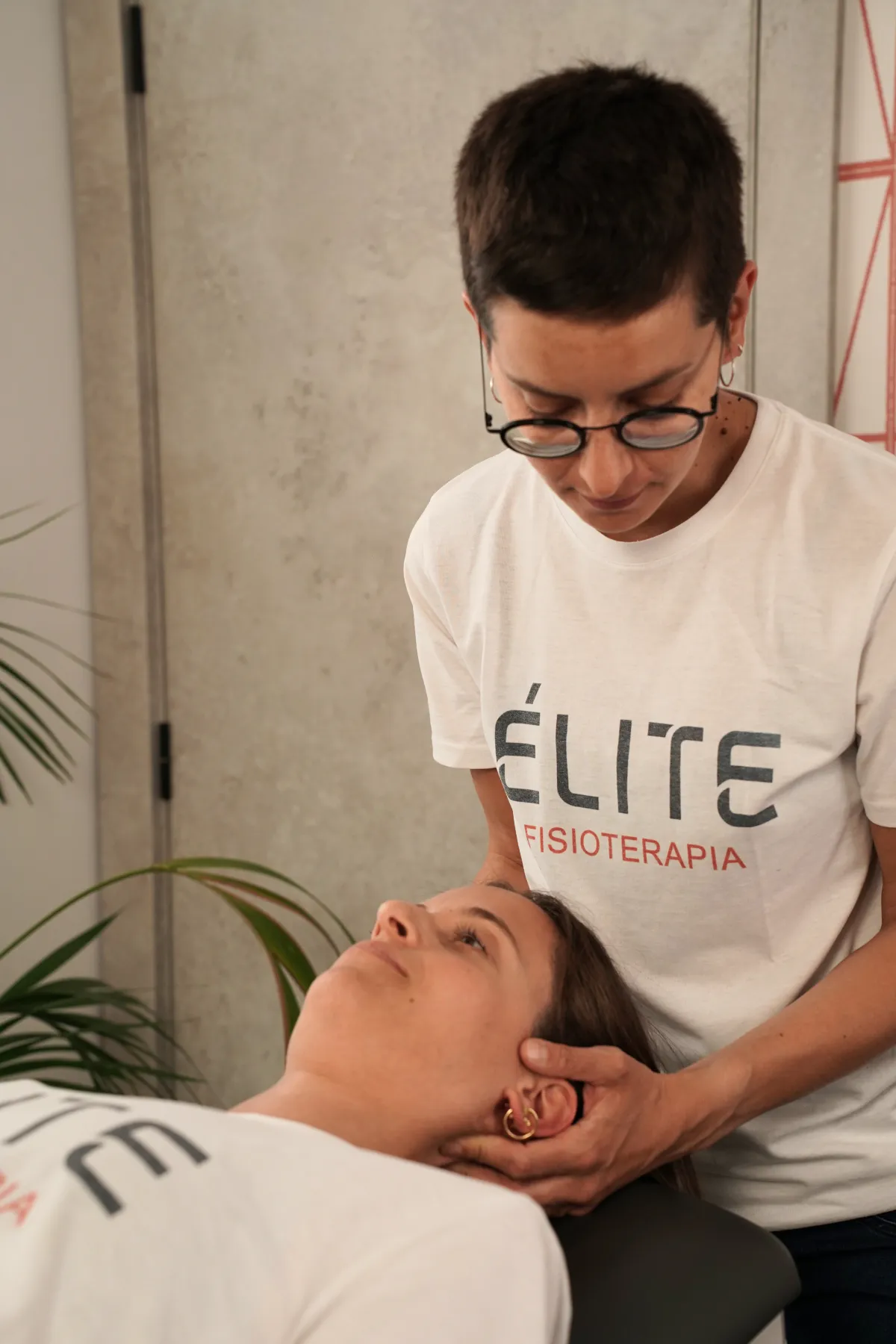 Sesión en la Unidad de Columna de Élite Fisioterapia Zaragoza